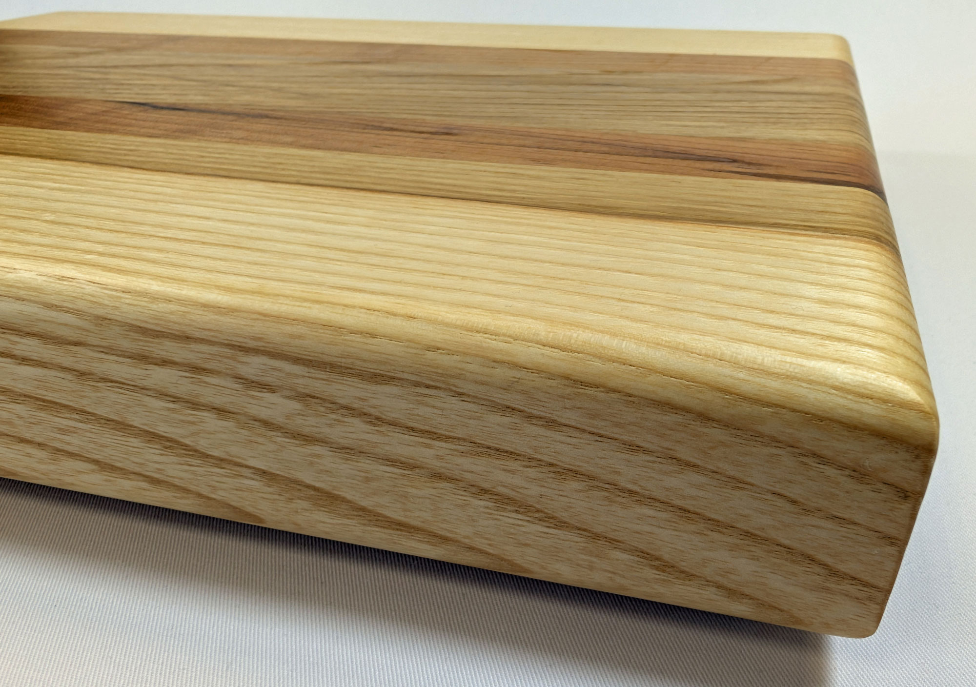 Schneidebrett Esche - Kirsche 400 x 310 x 50 mm