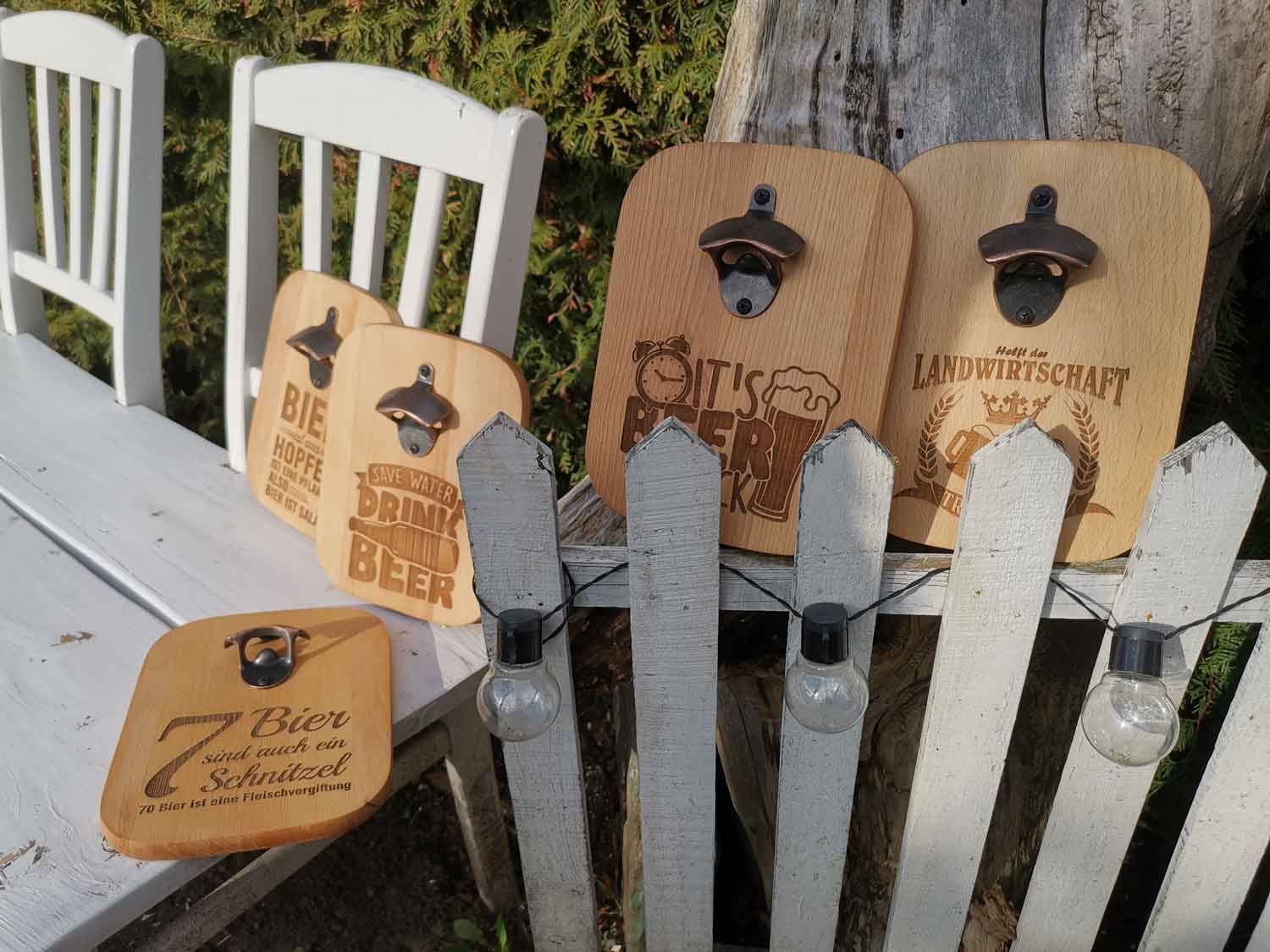 Massiver Buchenholz-Flaschenöffner mit Lasergravur "Beer is always a good Idea"