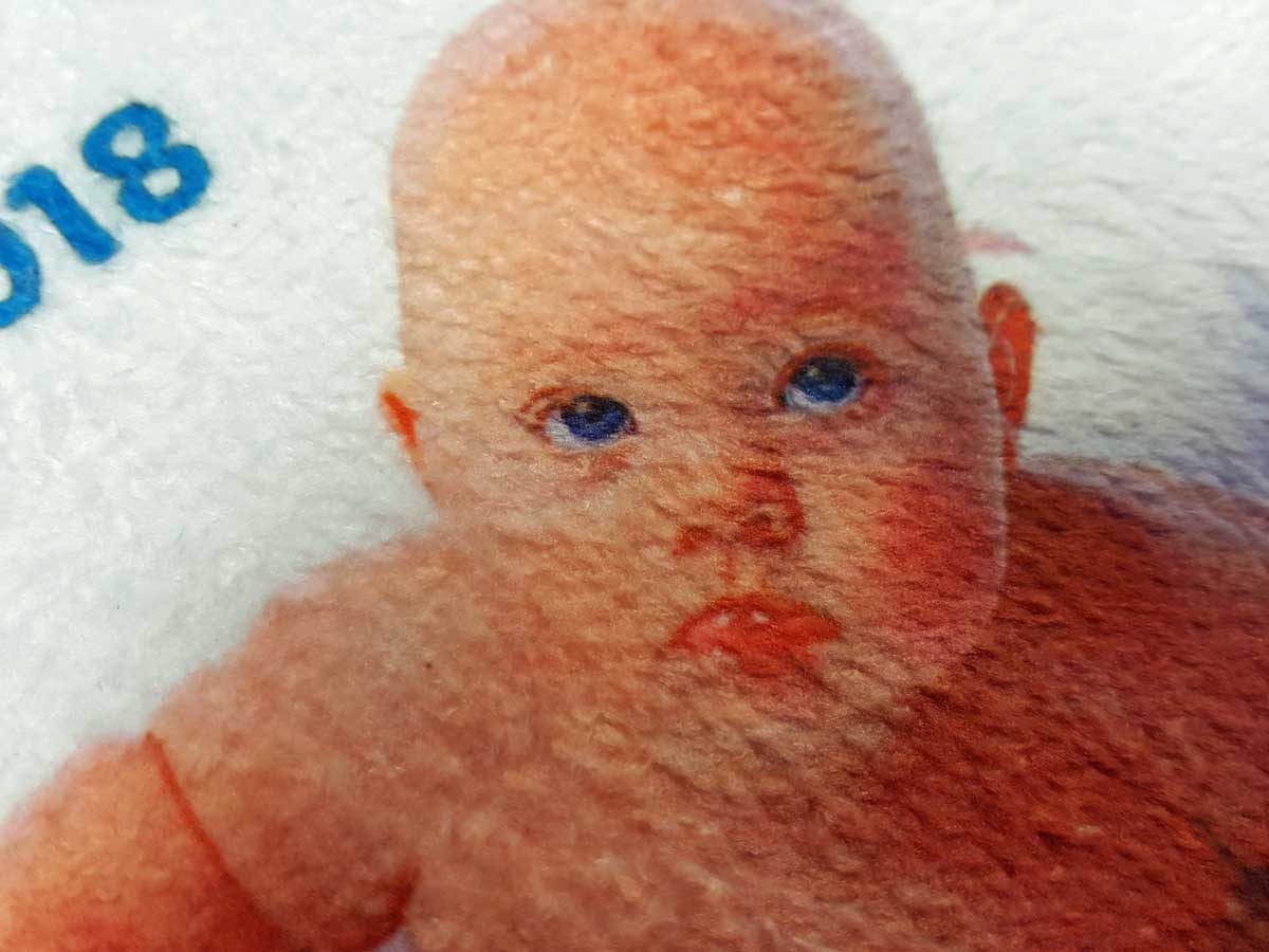 Baby-Kapuzentuch mit Fotodruck von A&R