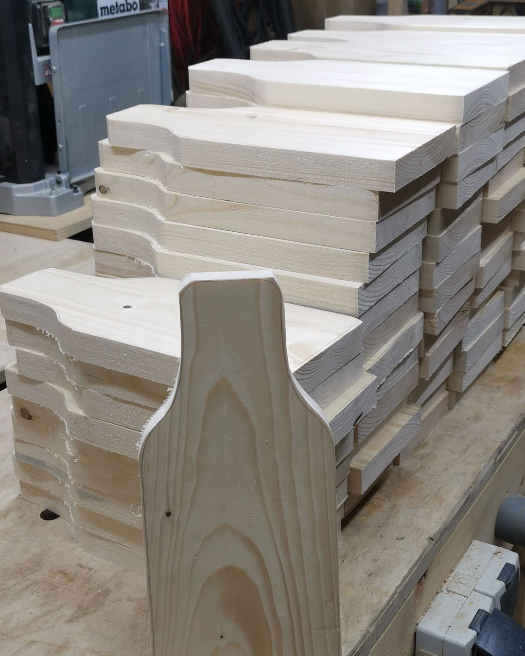 Wand-Flaschenöffner mit individueller Lasergravur aus Nadelholz HBFL01