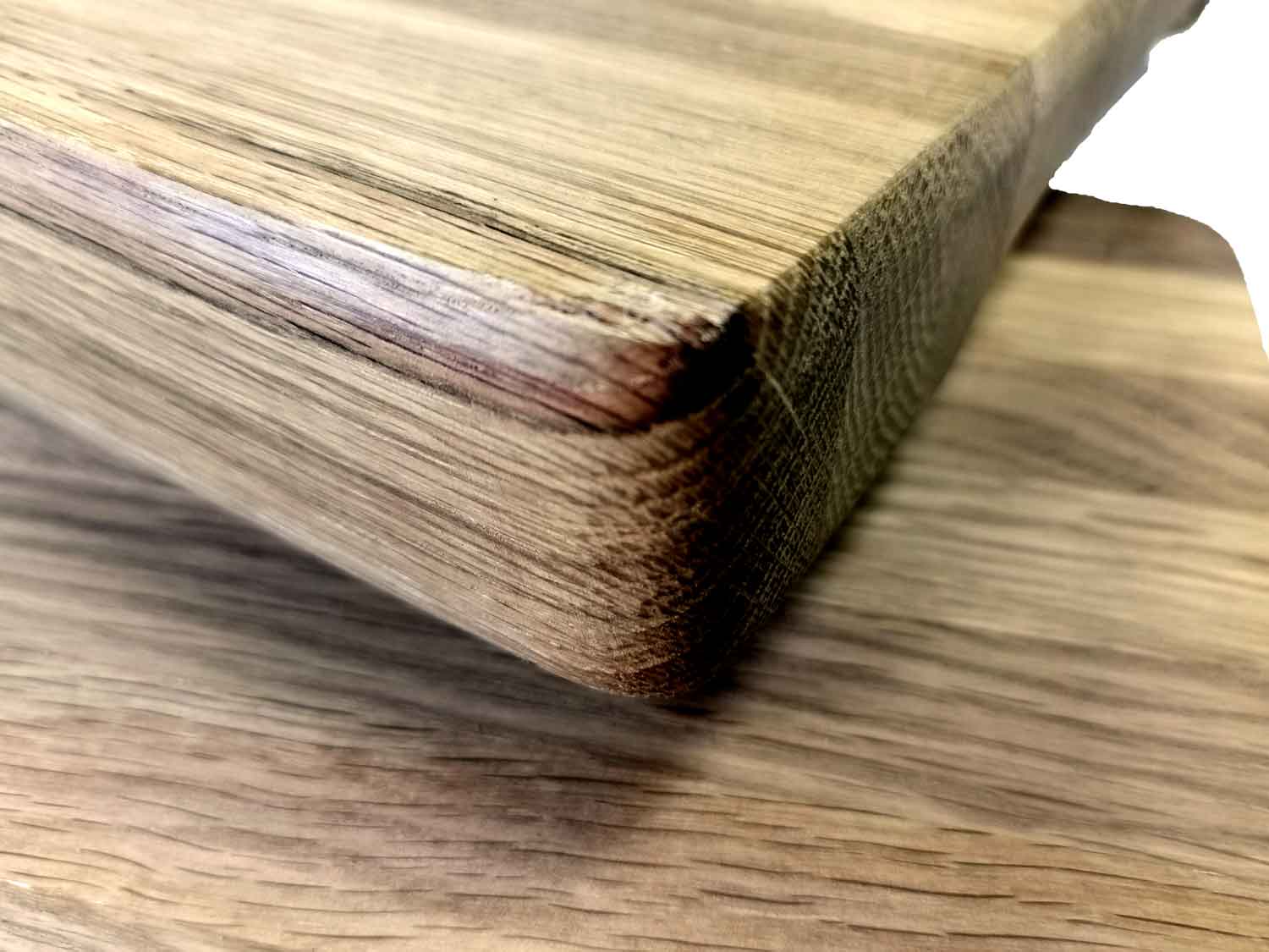 Massiver Hackblock aus Eiche inklusive individueller Lasergravur