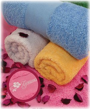 BearDream Classic Duschtuch mit Text-Stickerei