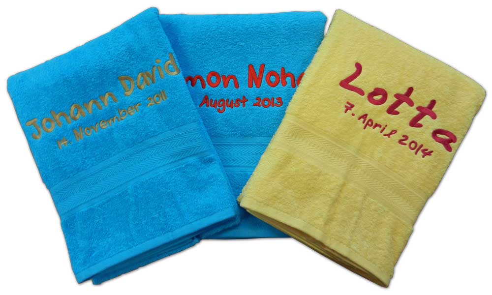 BearDream Classic Duschtuch mit Text-Stickerei