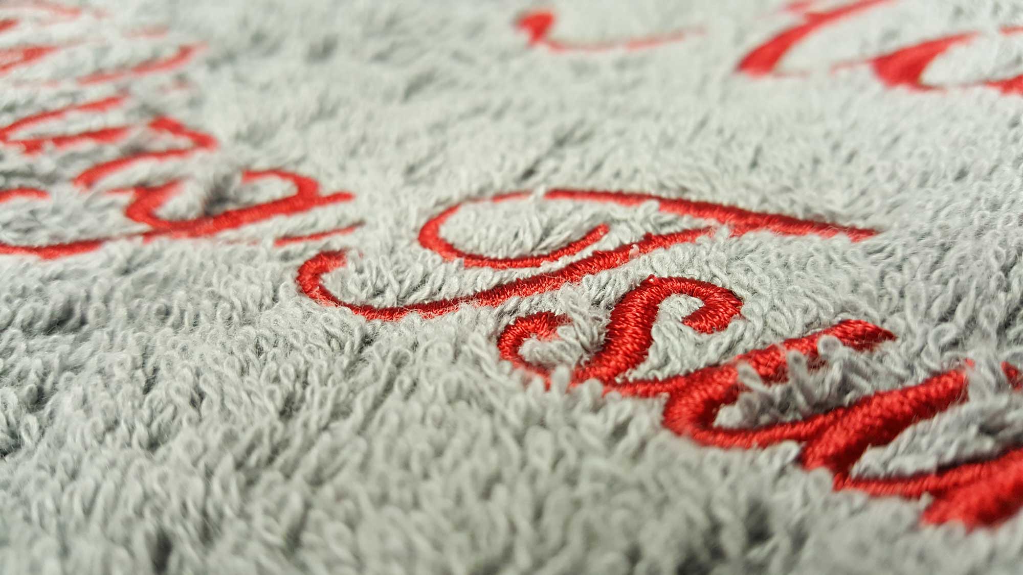 A&R Beach Towel Badetuch mit Text-Stickerei AR037