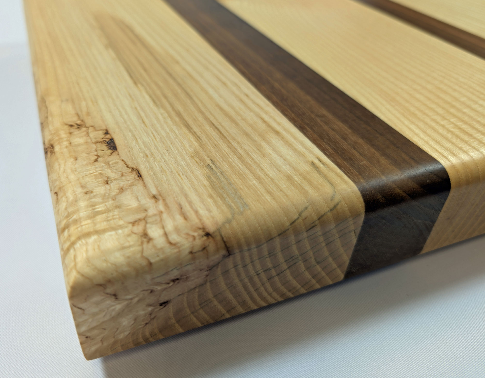 Schneidebrett Esche - Nussbaum 375 x 310 x 50 mm