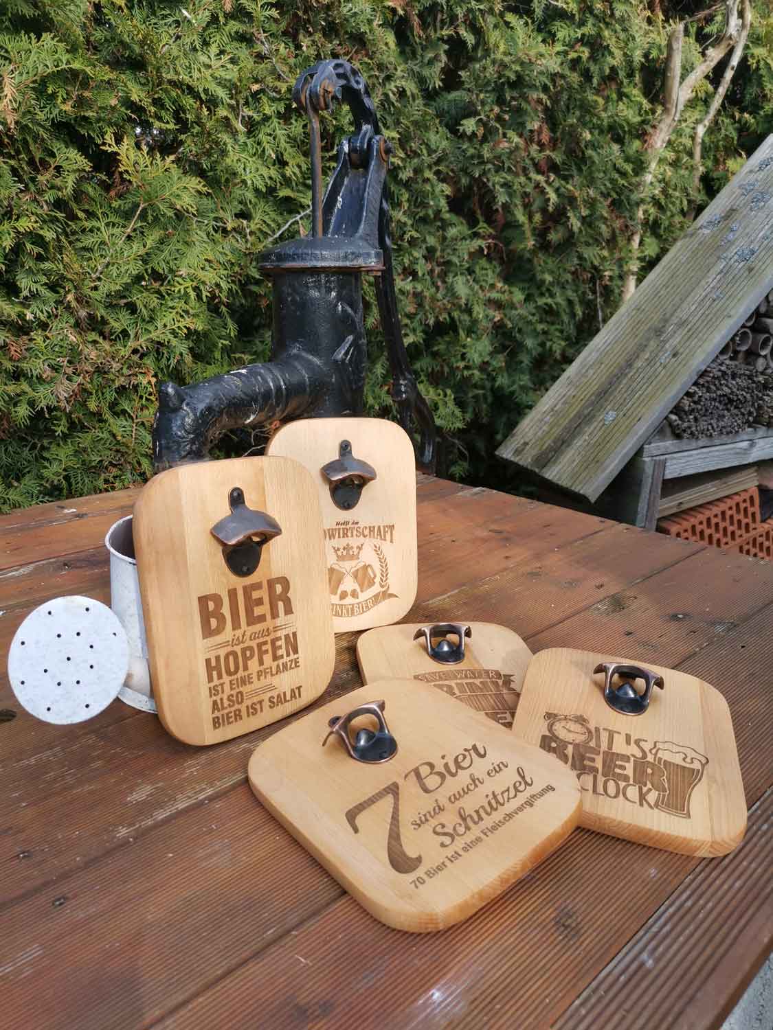 Massiver Buchenholz-Flaschenöffner mit Lasergravur "Beer is always a good Idea"