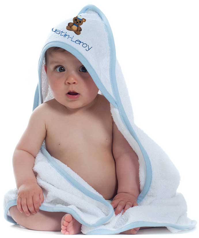 Baby-Kapuzentuch mit Name und Motiv bestickt