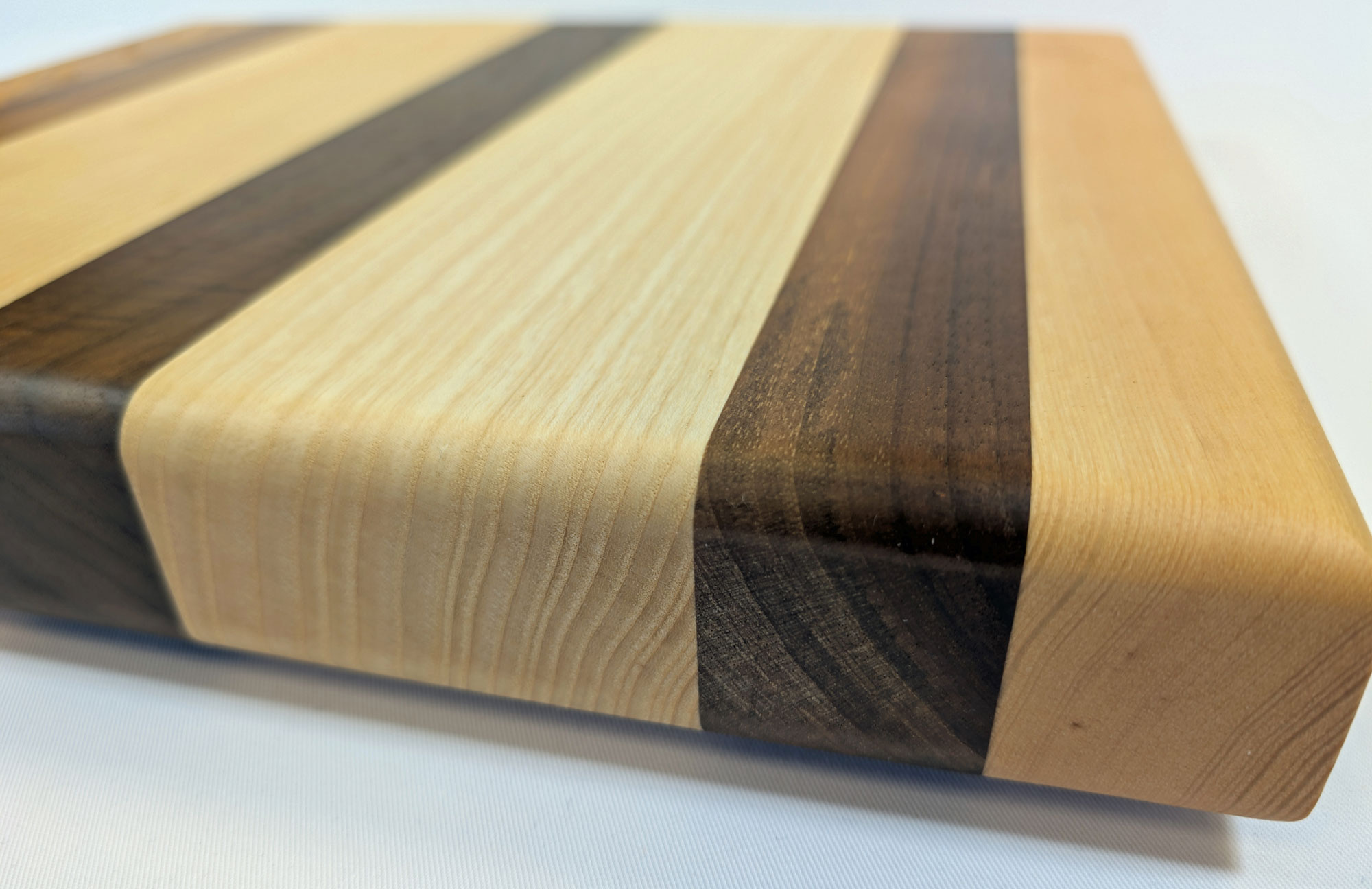 Schneidebrett Esche - Nussbaum 360 x 295 x 45 mm